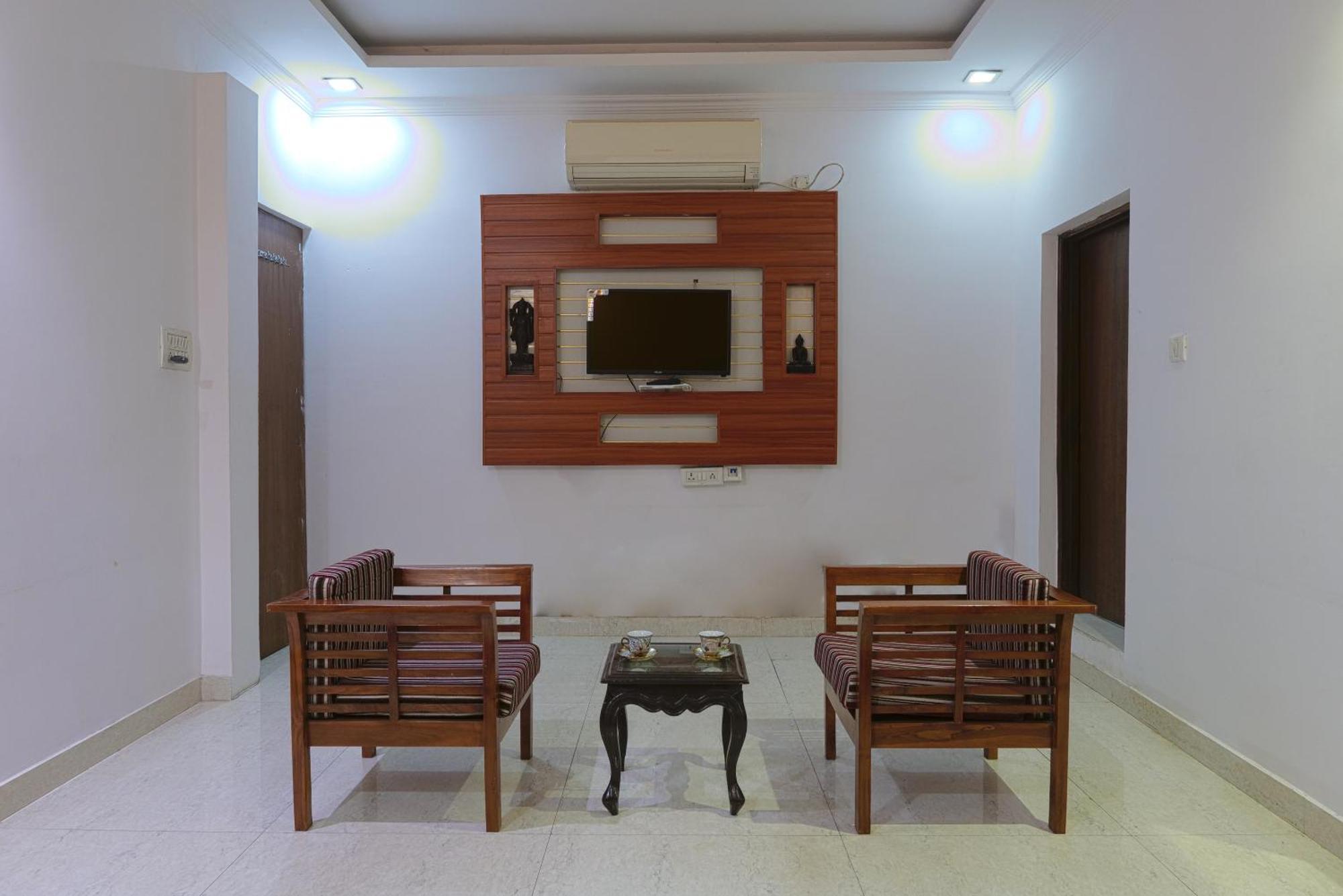 Hotel Embassy